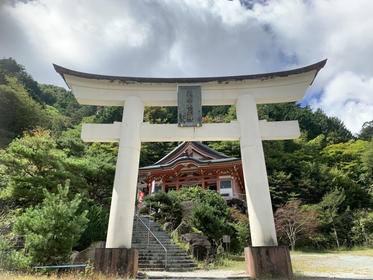 昇仙峡夫婦木神社