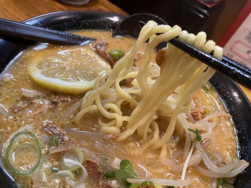 龍ラーメン辛口胡麻味噌麺