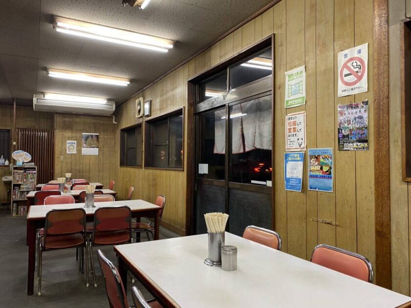 ラーメン富士屋　姉崎店内