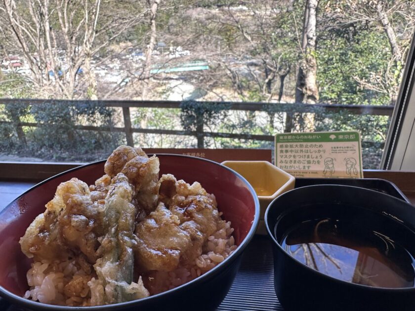 秋川渓谷瀬音の湯舞茸の天丼