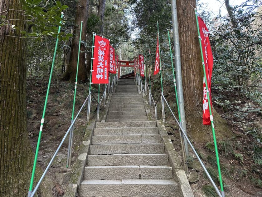 宝玉稲荷神社への石段