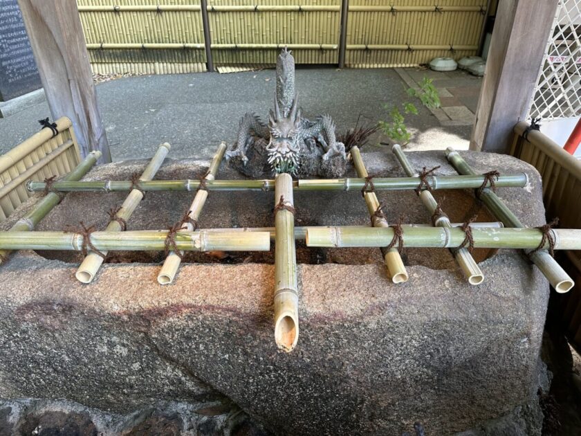 瀧泉寺の手水舎