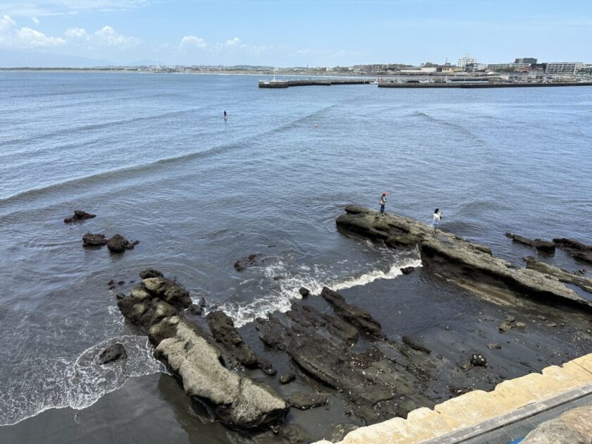 露天プールから見える海