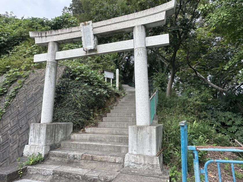 渡良瀬川近くの浅間神社