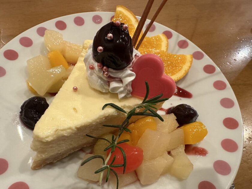 横須賀グルメチェリーチーズケーキ