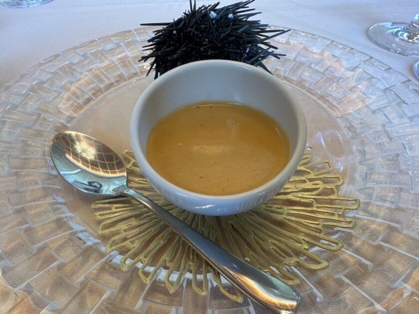 銀座シェ・トモ 生ウニの貴婦人風